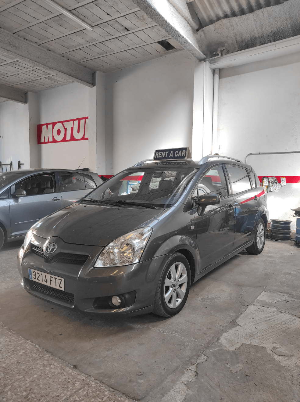 Toyota Corolla Verso rental in Gandia — 2