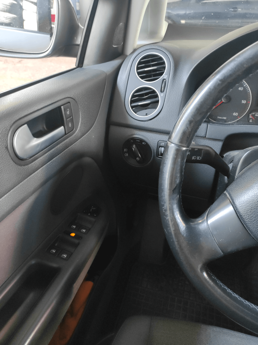 Volkswagen Golf rental in Gandia — 4
